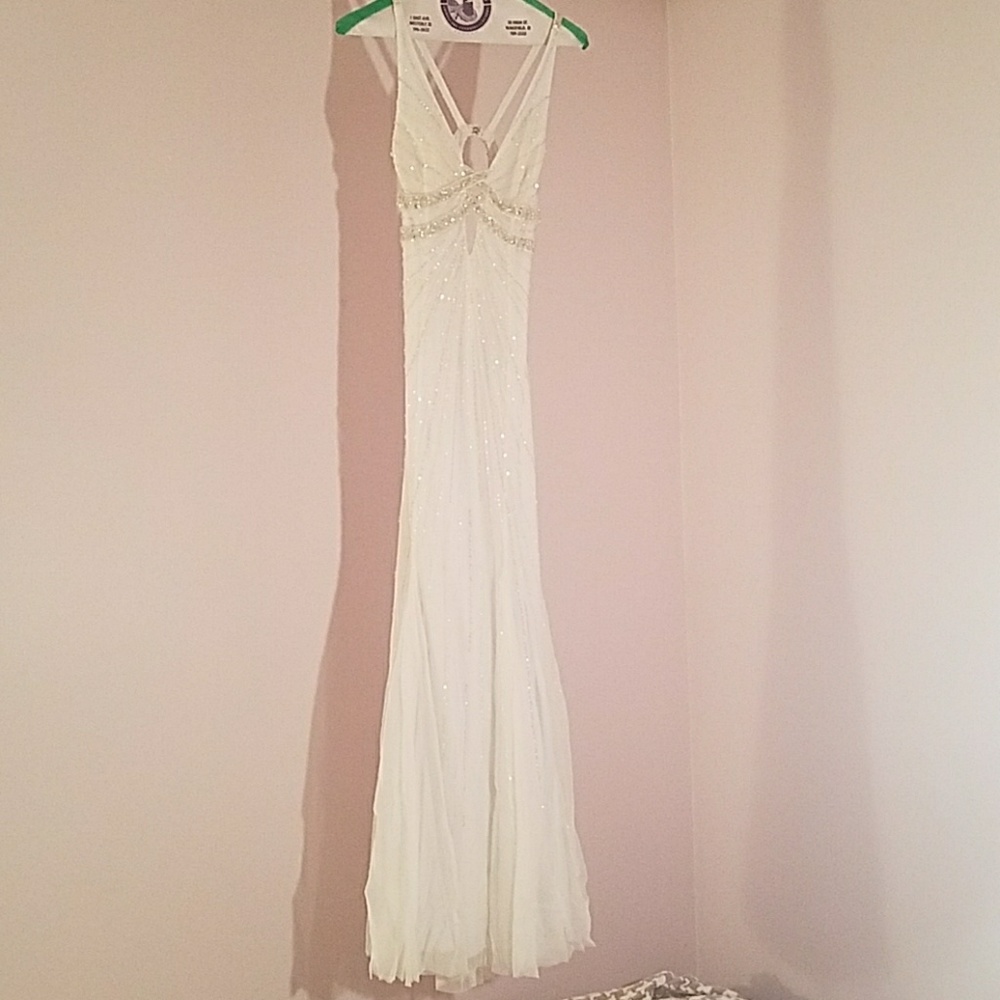 White sequin mermaid style prom/pageant gown《sizeM